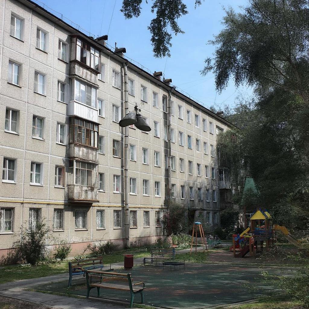 Отличие хрущевки от брежневки в том, что у нее 5 этажей.
